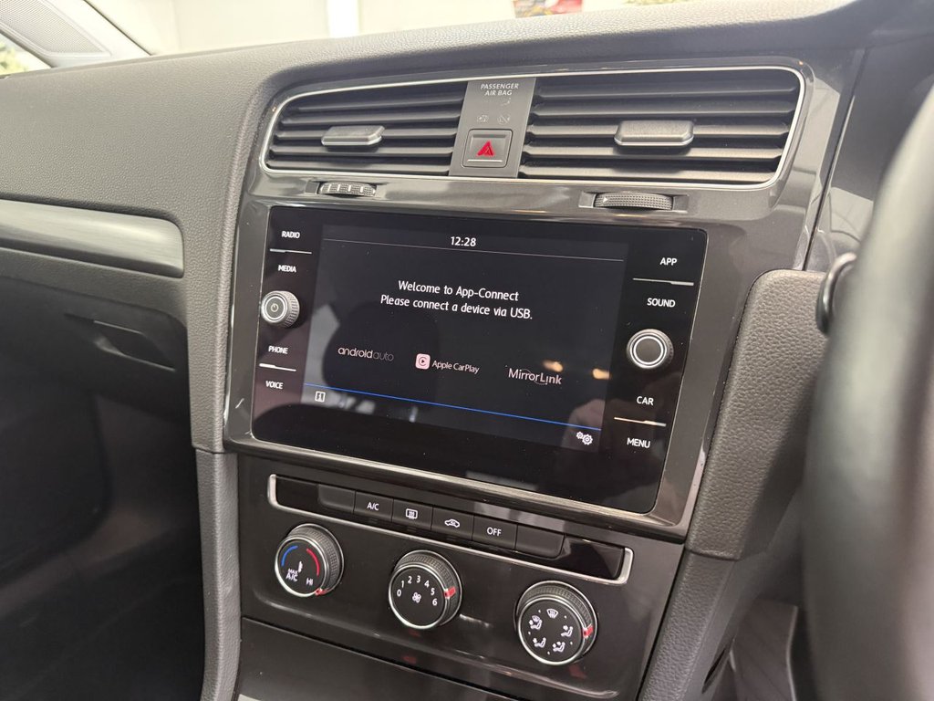 Used Volkswagen Golf 2017 for sale - 78153864: Photo 27