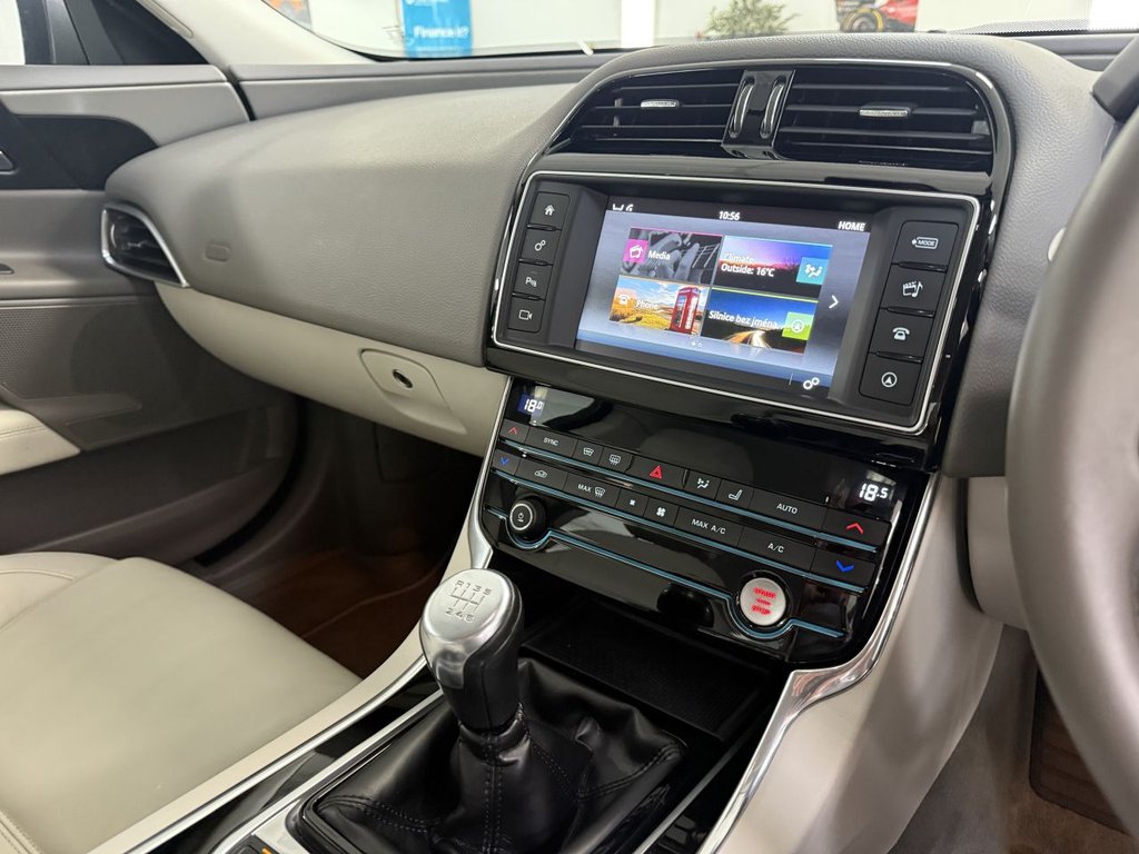 Used Jaguar XE 2015 for sale - 76617839: Photo 24