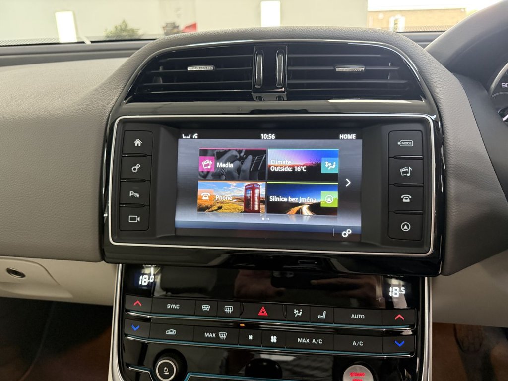 Used Jaguar XE 2015 for sale - 76617839: Photo 25