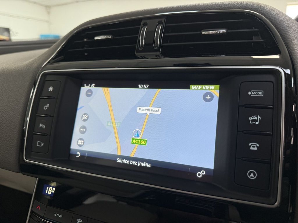 Used Jaguar XE 2015 for sale - 76617839: Photo 26