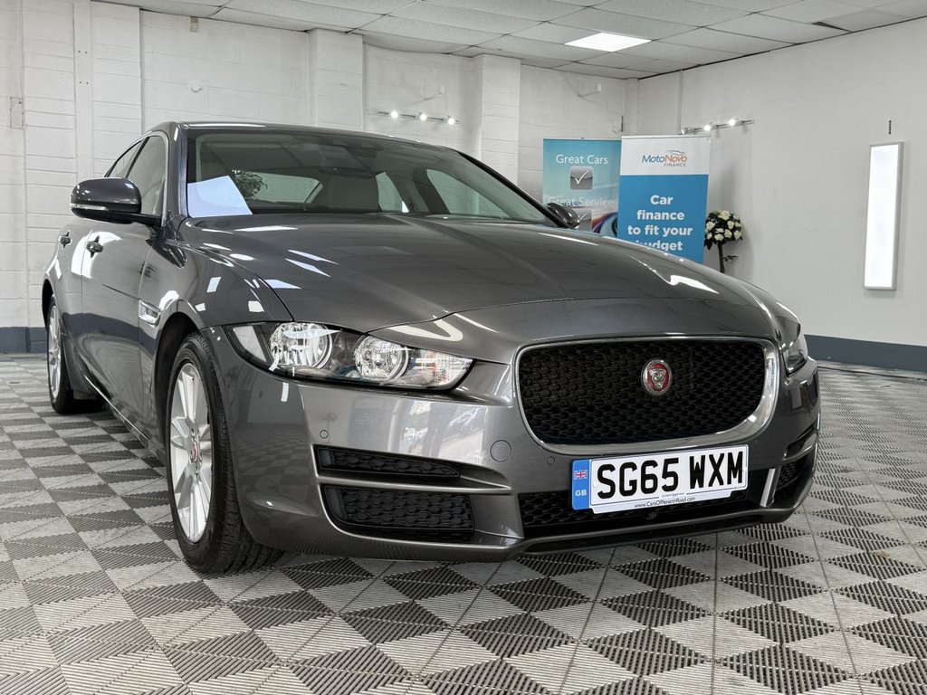 Used Jaguar XE 2015 for sale - 76617839: Photo 4
