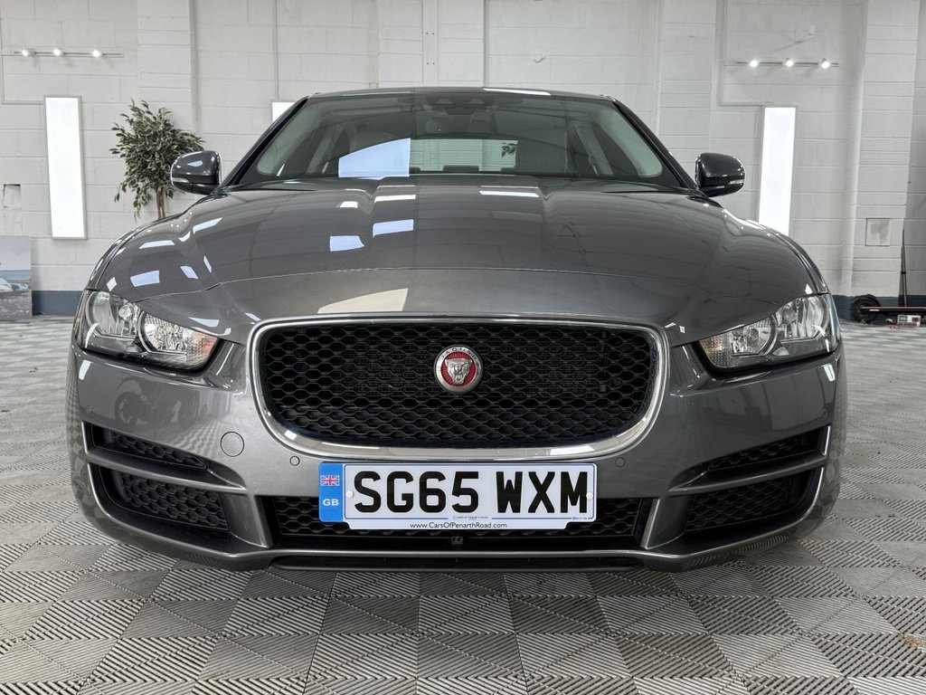 Used Jaguar XE 2015 for sale - 76617839: Photo 5