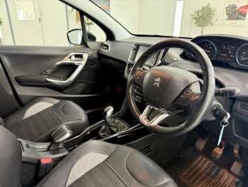 Used Peugeot 2008 2017 for sale - 74717273: Photo