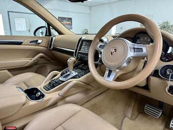 Used Porsche Cayenne 2010 for sale - 78200782: Photo