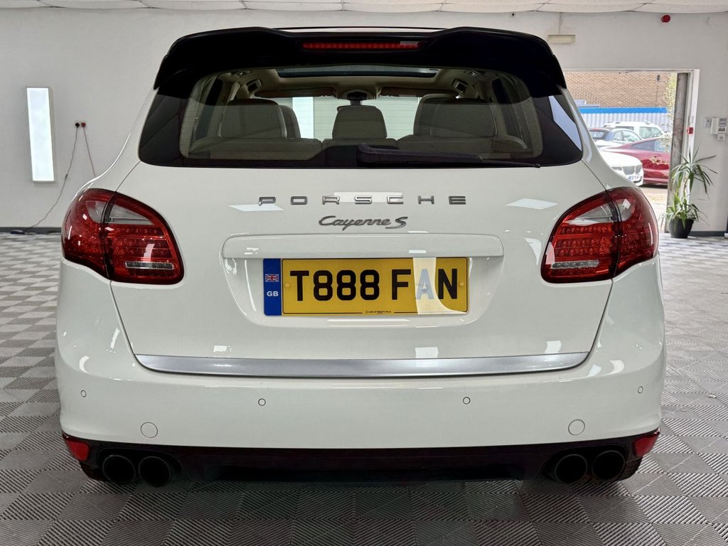 Used Porsche Cayenne 2010 for sale - 78200782: Photo 9