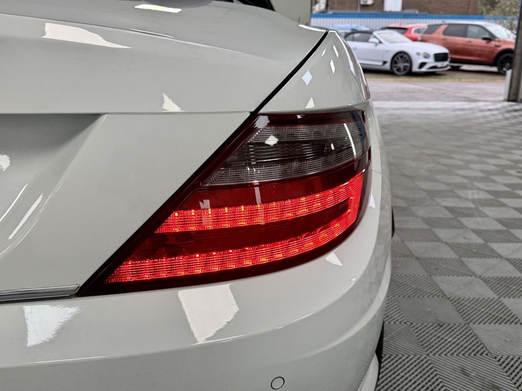 Used Mercedes-Benz SLK 2015 for sale - 76821046: Photo 11