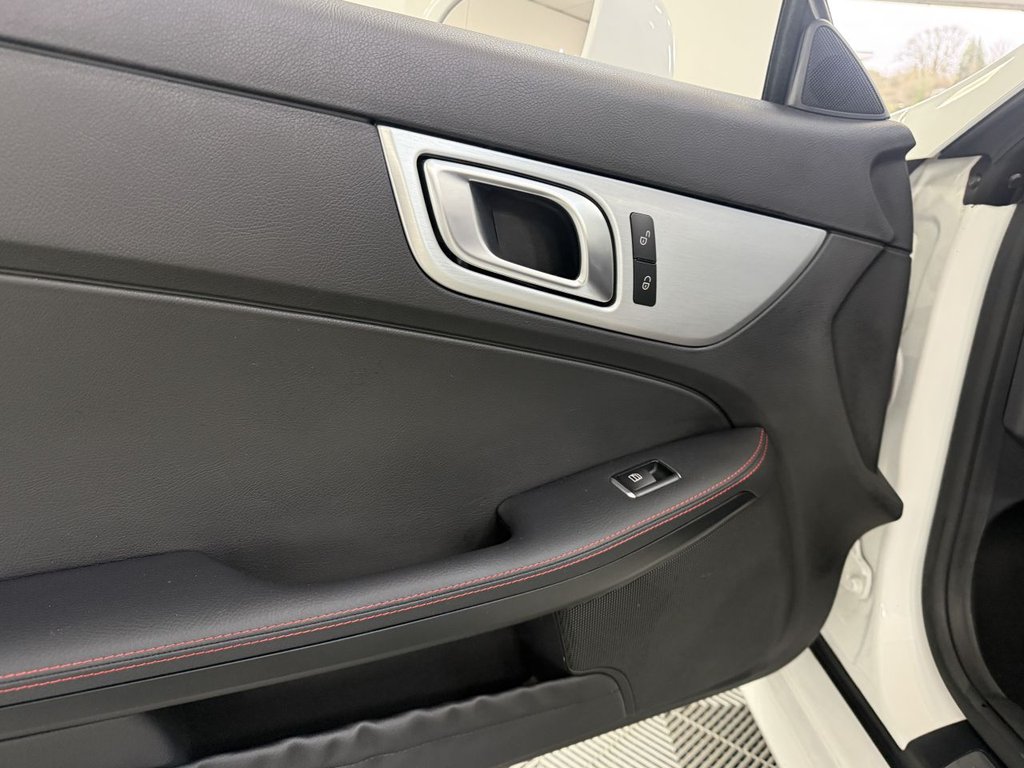 Used Mercedes-Benz SLK 2015 for sale - 76821046: Photo 28