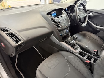 Used Ford Focus 2015 for sale - 77780205: Photo