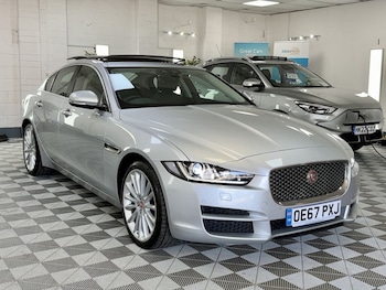 Used Jaguar XE 2017 for sale - 79573998: Photo
