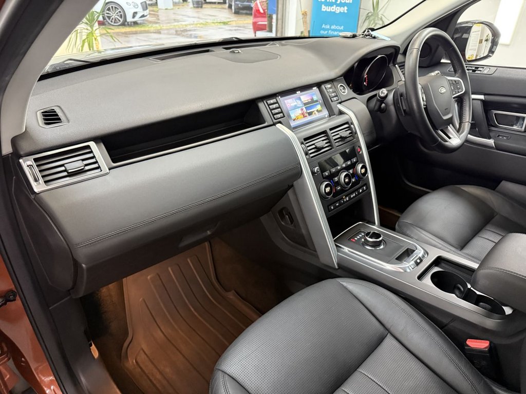 Used Land Rover Discovery Sport 2018 for sale - 76582554: Photo 2