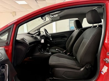 Used Ford Fiesta 2015 for sale - 78725704: Photo