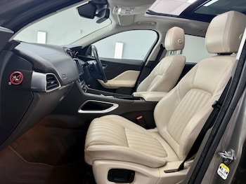 Used Jaguar F-Pace 2016 for sale - 75703980: Photo