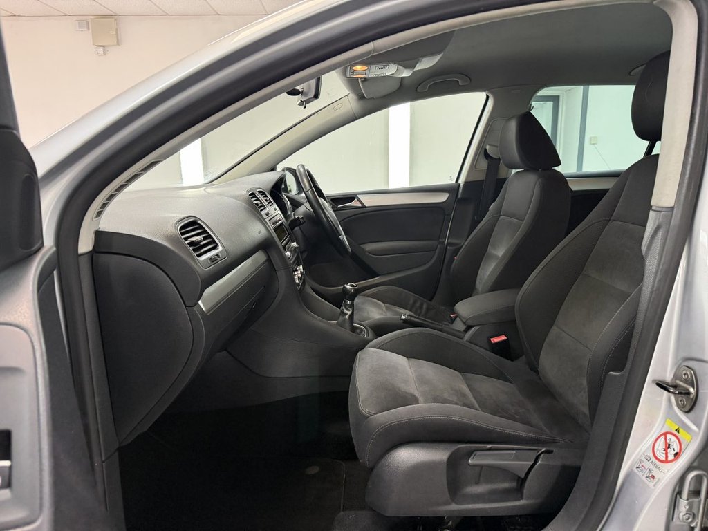 Used Volkswagen Golf 2010 for sale - 77792125: Photo 19