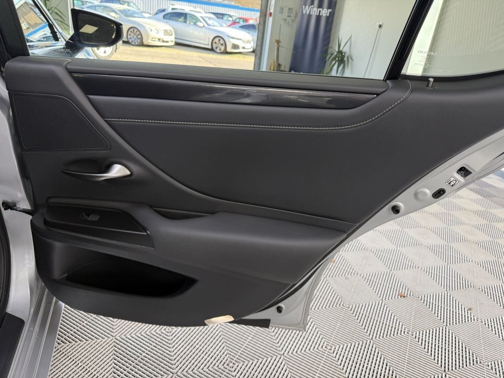 Used Lexus ES 2019 for sale - 77835511: Photo 16