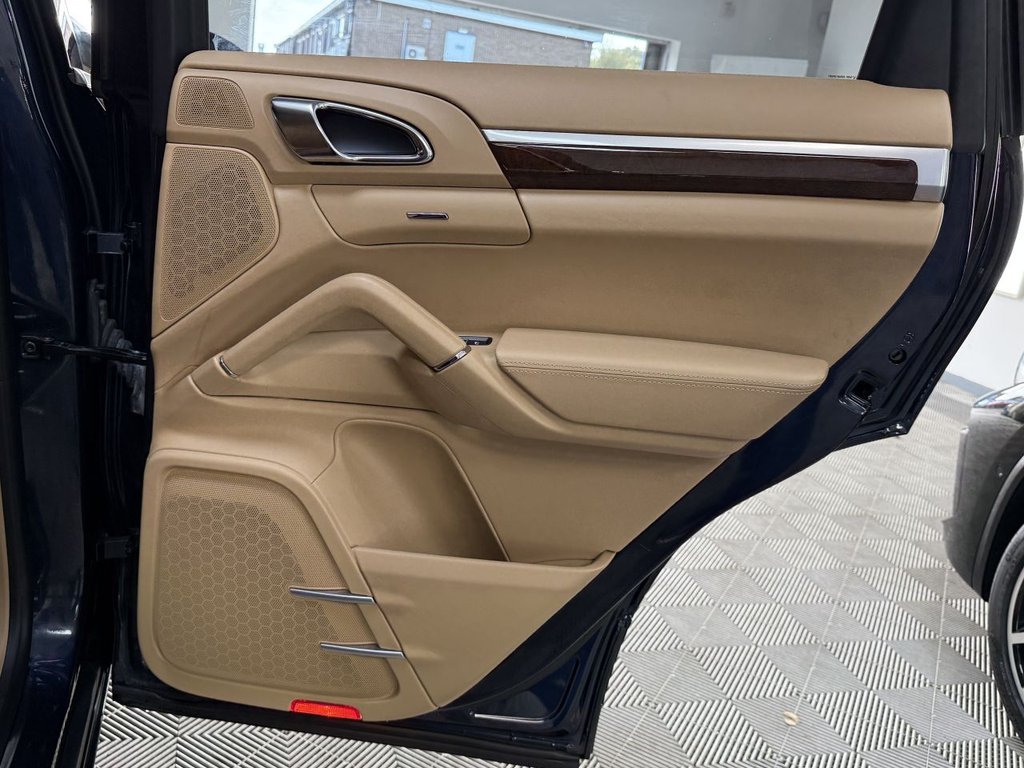 Used Porsche Cayenne 2013 for sale - 76367600: Photo 20