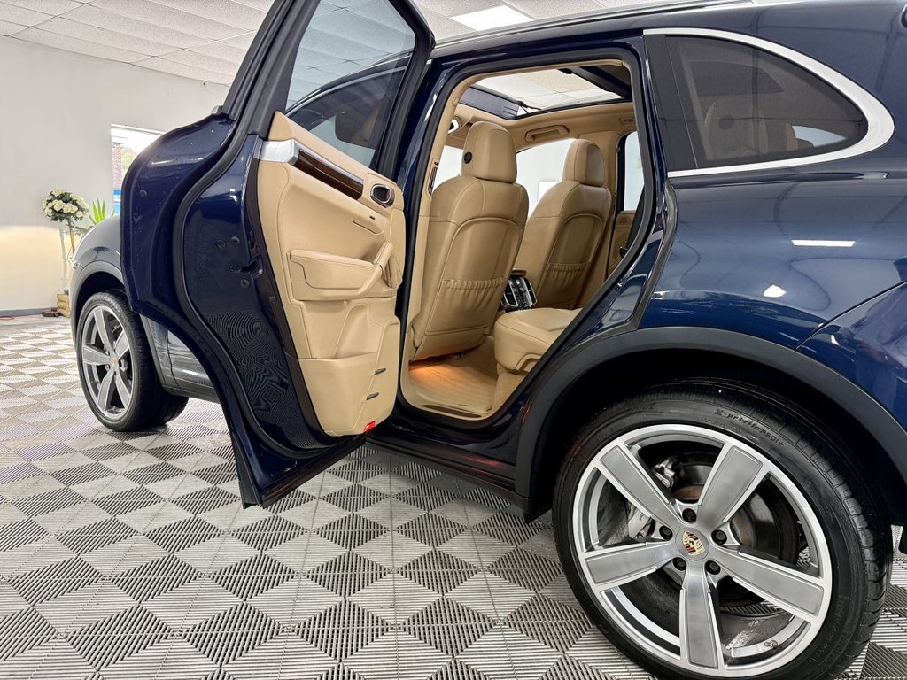 Used Porsche Cayenne 2013 for sale - 76367600: Photo 24
