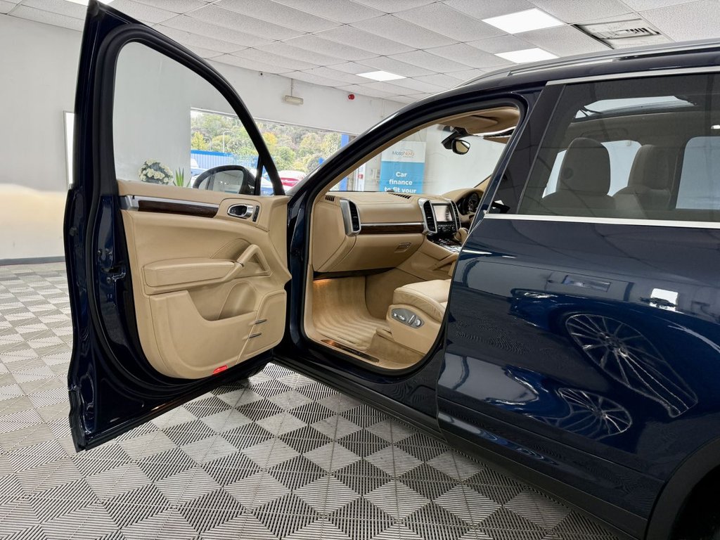 Used Porsche Cayenne 2013 for sale - 76367600: Photo 28