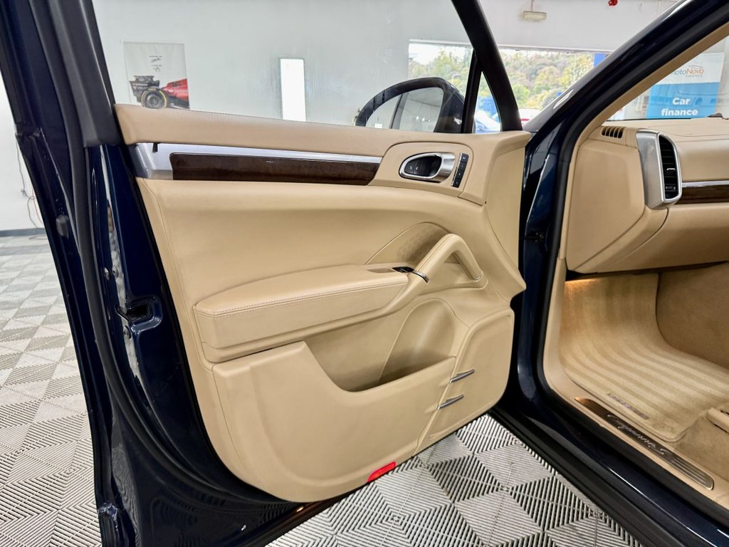 Used Porsche Cayenne 2013 for sale - 76367600: Photo 29