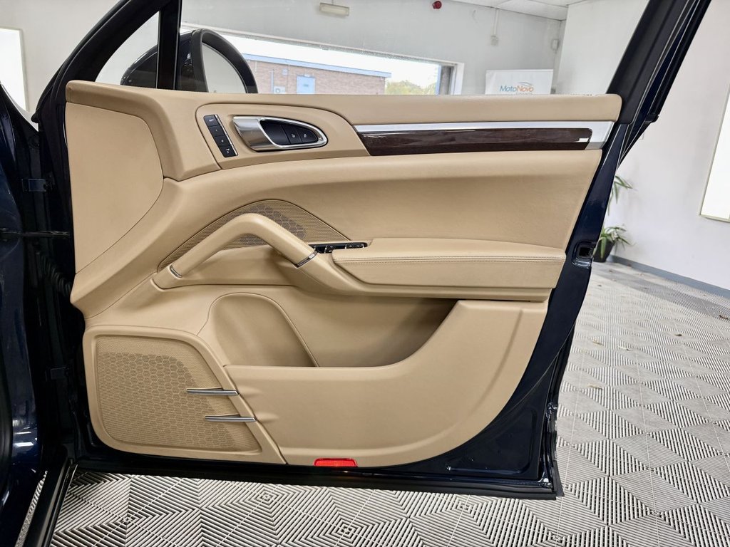 Used Porsche Cayenne 2013 for sale - 76367600: Photo 37
