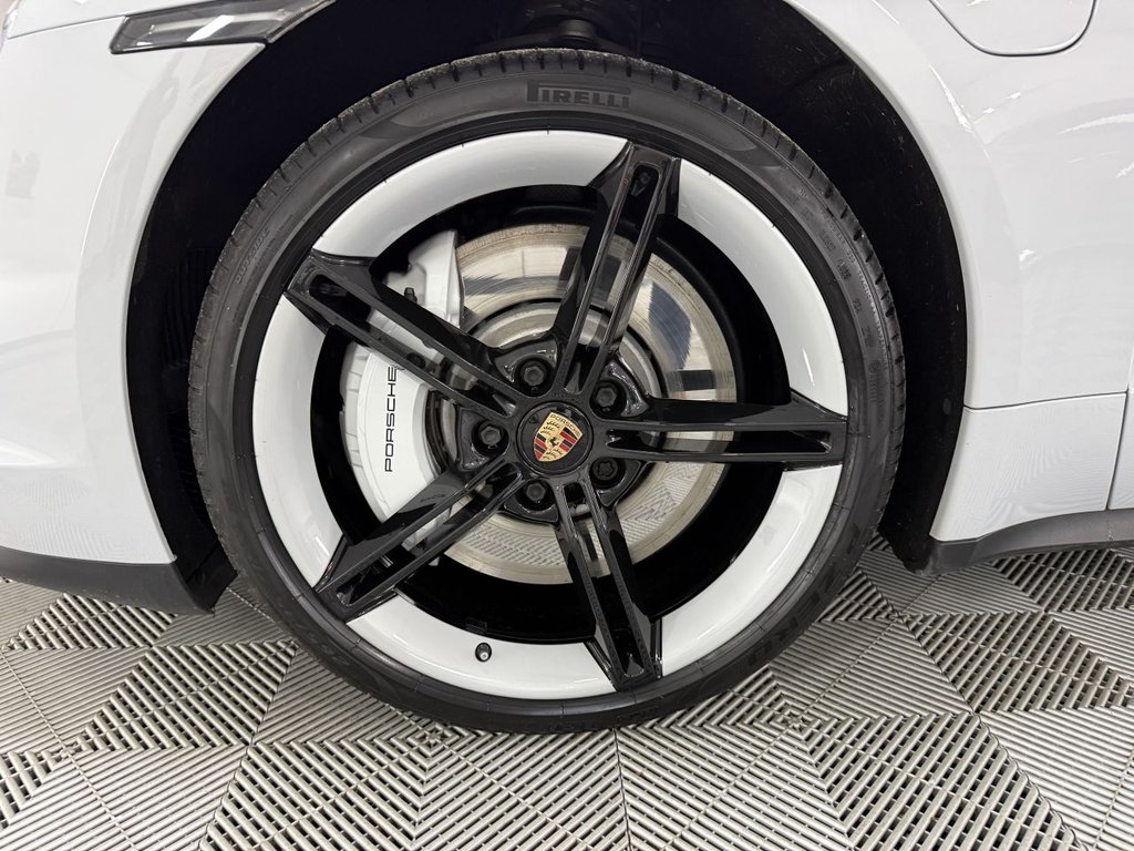 Used Porsche Taycan 2021 for sale - 77370040: Photo 11