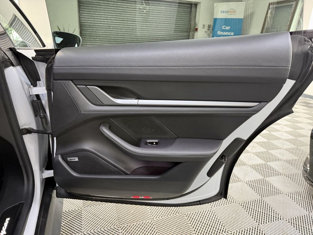 Used Porsche Taycan 2021 for sale - 77370040: Photo 15