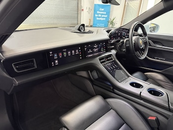 Used Porsche Taycan 2021 for sale - 77370040: Photo