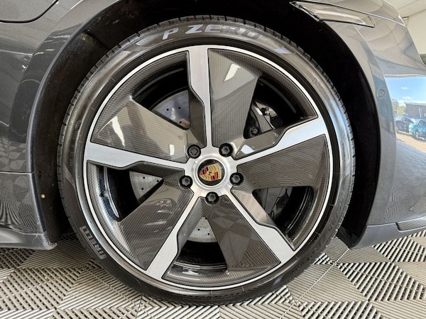 Used Porsche Taycan 2020 for sale - 76039872: Photo 12