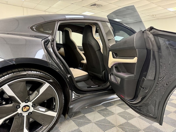 Used Porsche Taycan 2020 for sale - 76039872: Photo 21