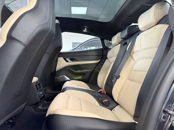 Used Porsche Taycan 2020 for sale - 76039872: Photo 29