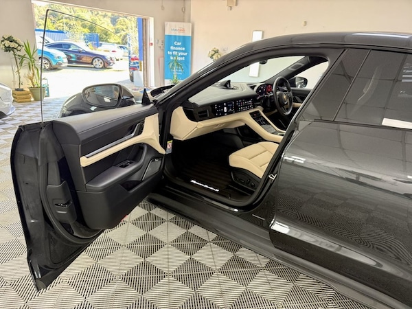 Used Porsche Taycan 2020 for sale - 76039872: Photo 31