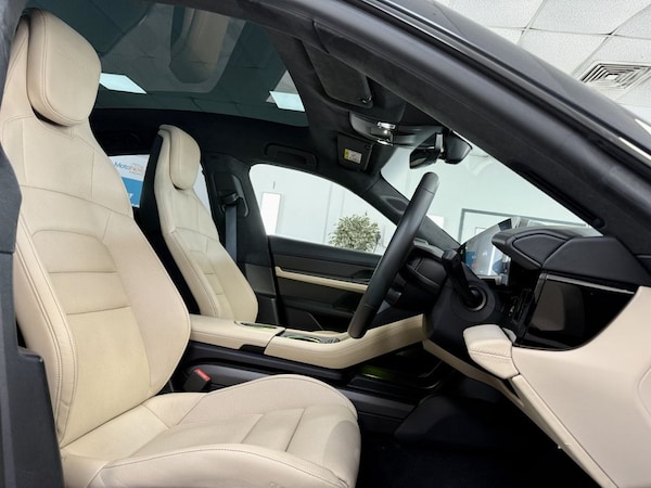 Used Porsche Taycan 2020 for sale - 76039872: Photo 41