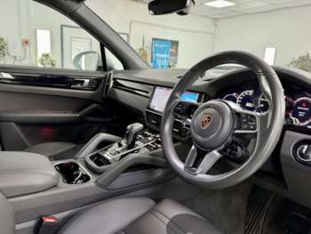 Used Porsche Cayenne 2018 for sale - 74866975: Photo