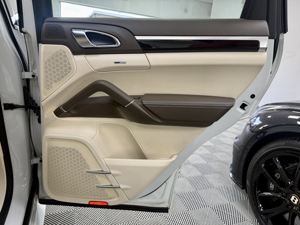 Used Porsche Cayenne 2013 for sale - 77341975: Photo 26