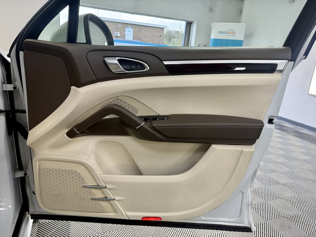 Used Porsche Cayenne 2013 for sale - 77341975: Photo 38