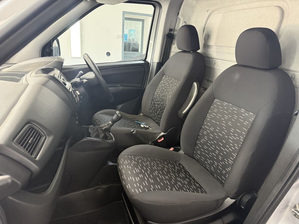 Used Vauxhall Combo 2015 for sale - 75088006: Photo 17