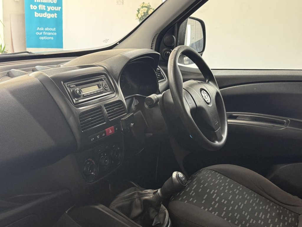 Used Vauxhall Combo 2015 for sale - 75088006: Photo 2