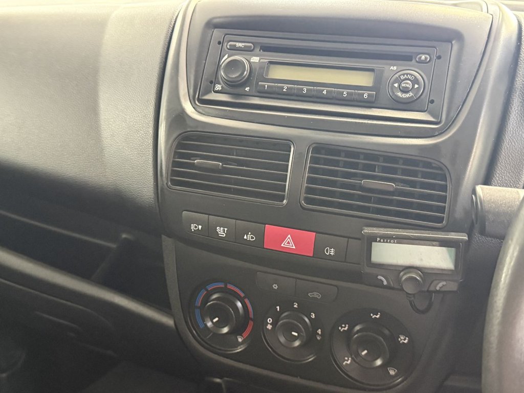 Used Vauxhall Combo 2015 for sale - 75088006: Photo 20