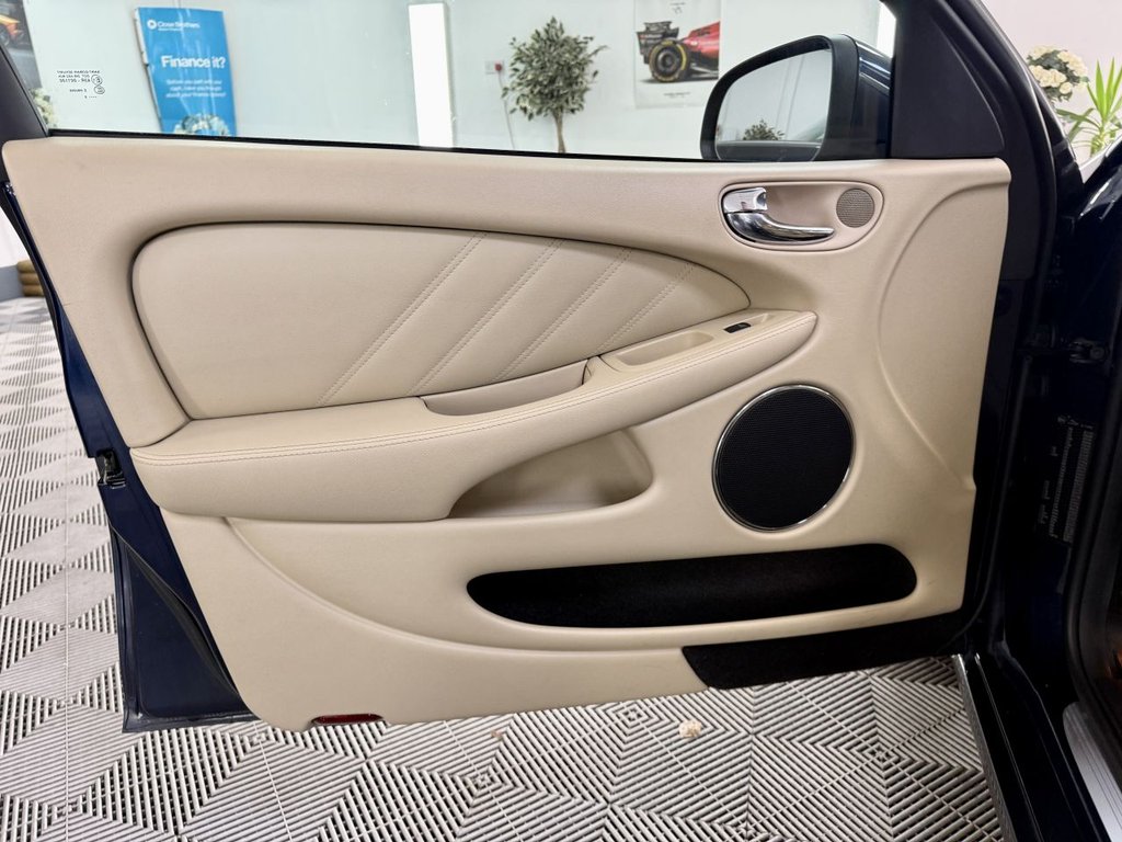 Used Jaguar X-Type 2009 for sale - 76256480: Photo 21