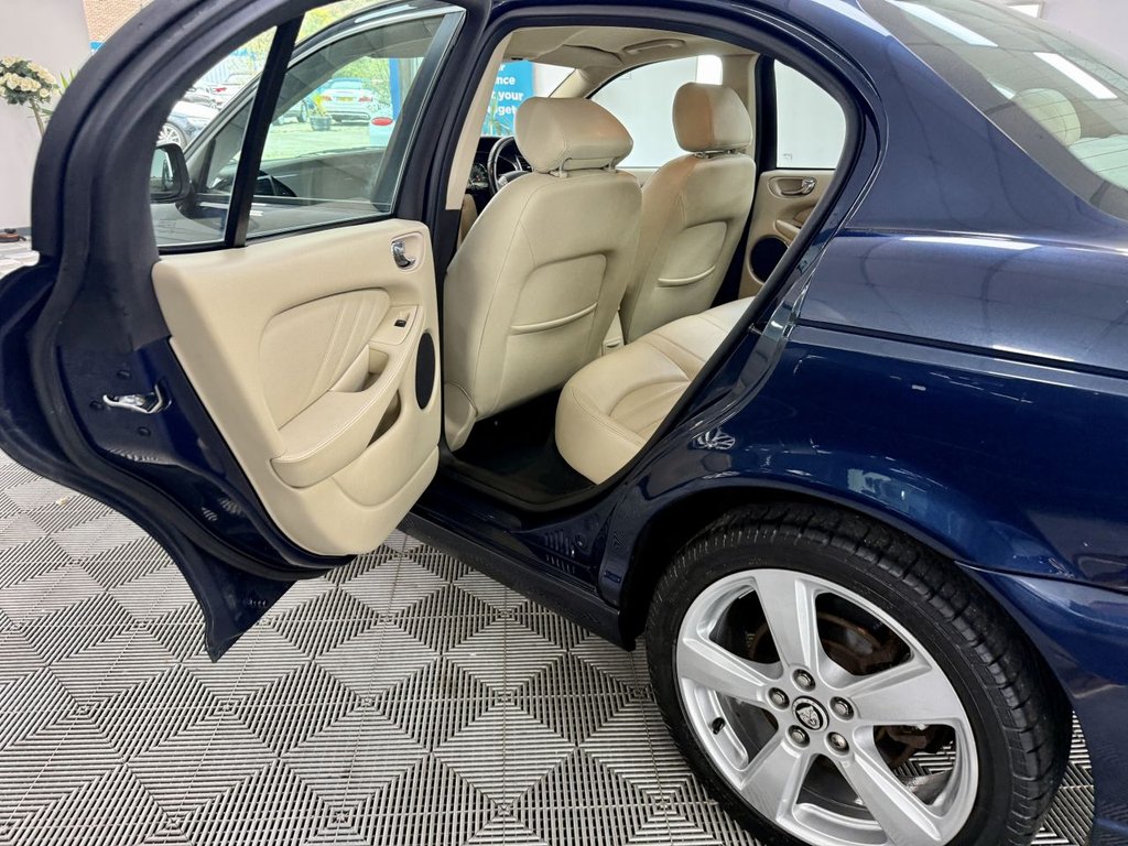 Used Jaguar X-Type 2009 for sale - 76256480: Photo 5
