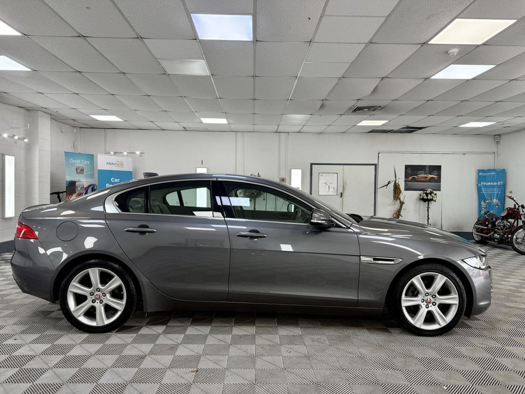 Used Jaguar XE 2017 for sale - 76118943: Photo 11