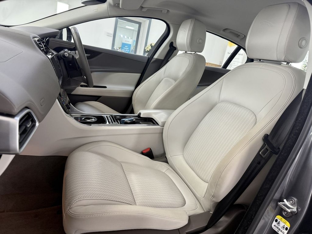 Used Jaguar XE 2017 for sale - 76118943: Photo 21