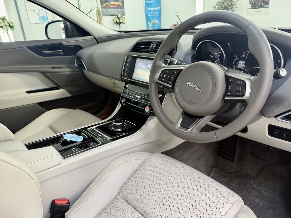 Used Jaguar XE 2017 for sale - 76118943: Photo 25