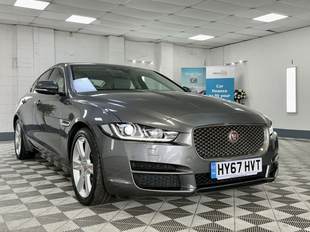 Used Jaguar XE 2017 for sale - 76118943: Photo 4