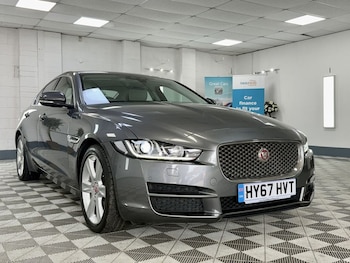Used Jaguar XE 2017 for sale - 76118943: Photo