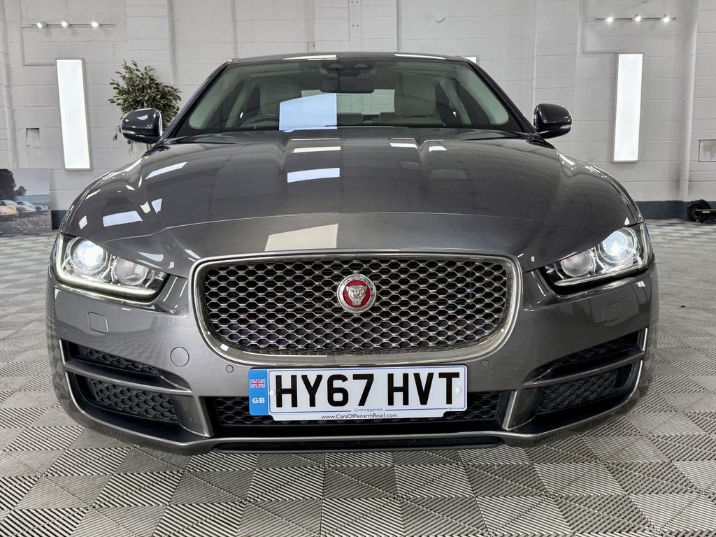 Used Jaguar XE 2017 for sale - 76118943: Photo 5