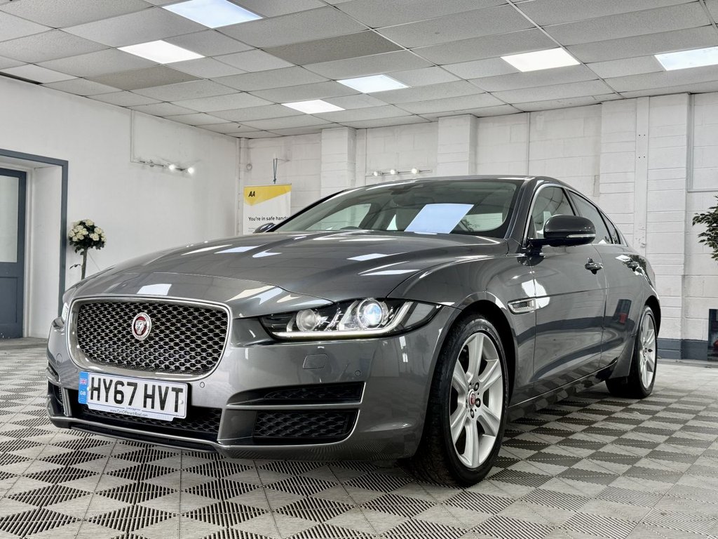 Used Jaguar XE 2017 for sale - 76118943: Photo 6