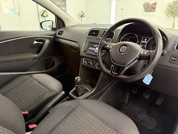 Used Volkswagen Polo 2014 for sale - 77557703: Photo