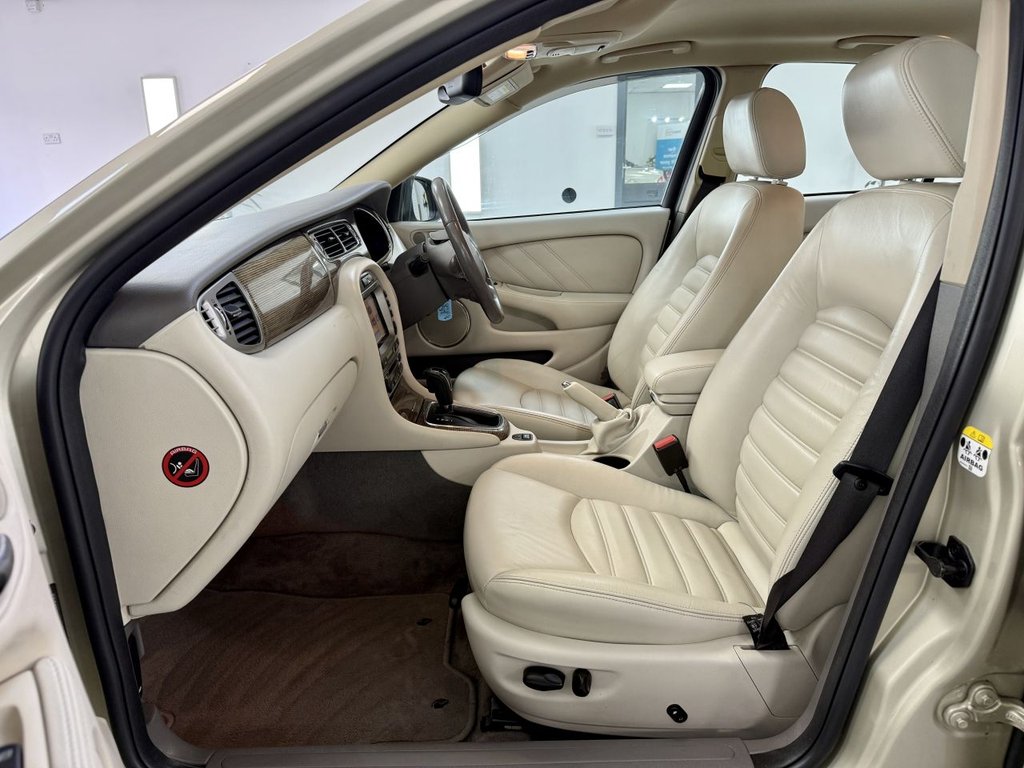 Used Jaguar X-Type 2009 for sale - 76439293: Photo 2