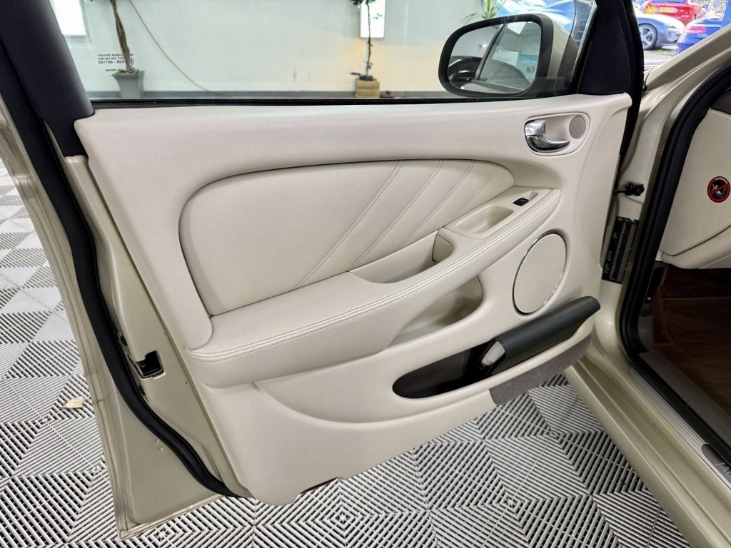 Used Jaguar X-Type 2009 for sale - 76439293: Photo 24