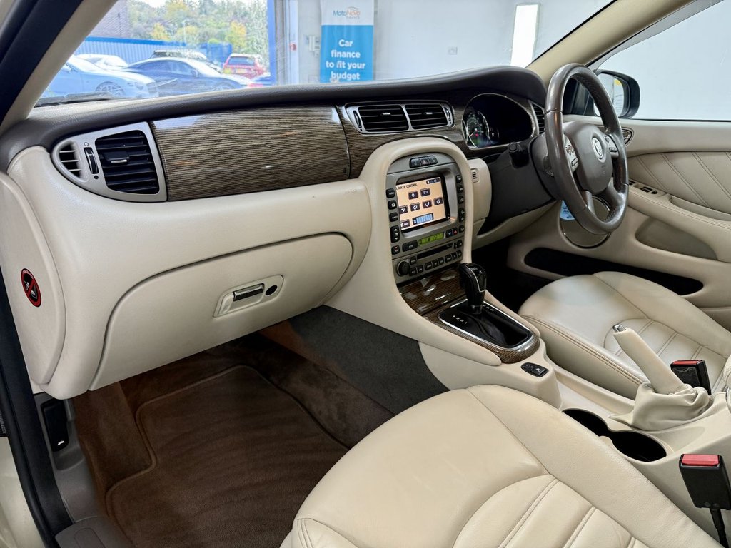 Used Jaguar X-Type 2009 for sale - 76439293: Photo 25